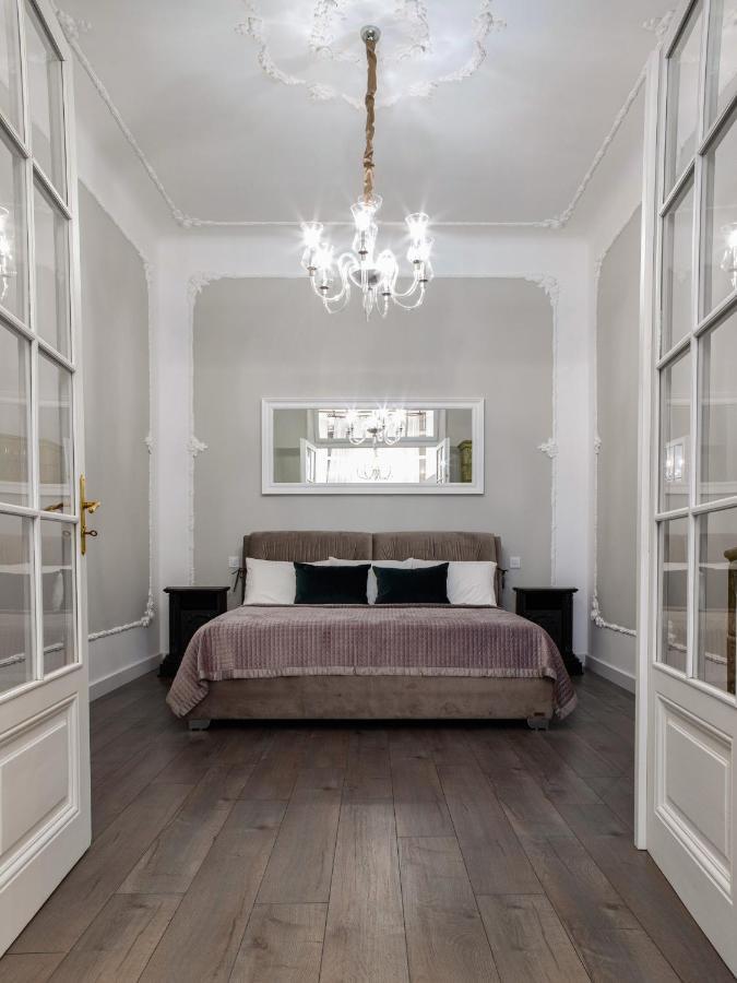 3 Room Apartments , Rohatyntsyv Street Lviv Luaran gambar