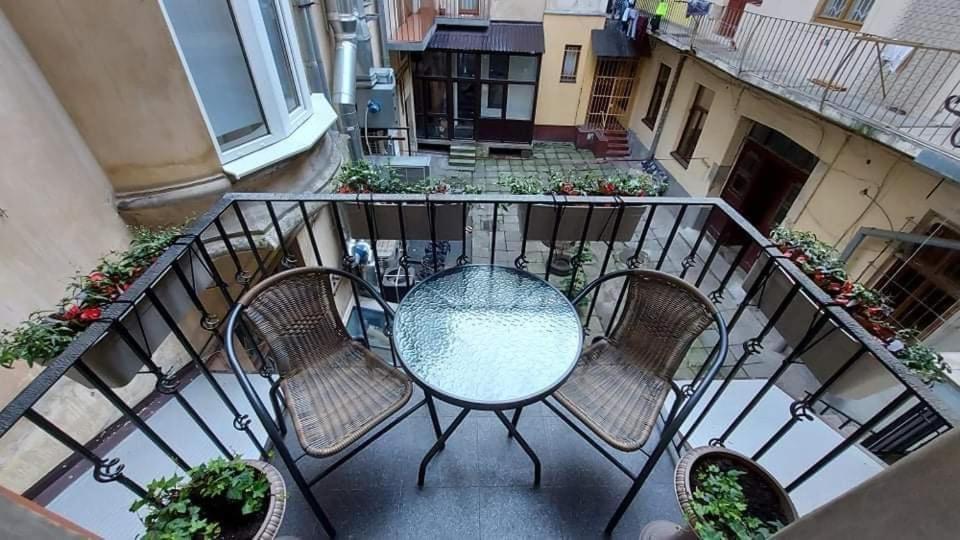 3 Room Apartments , Rohatyntsyv Street Lviv Luaran gambar
